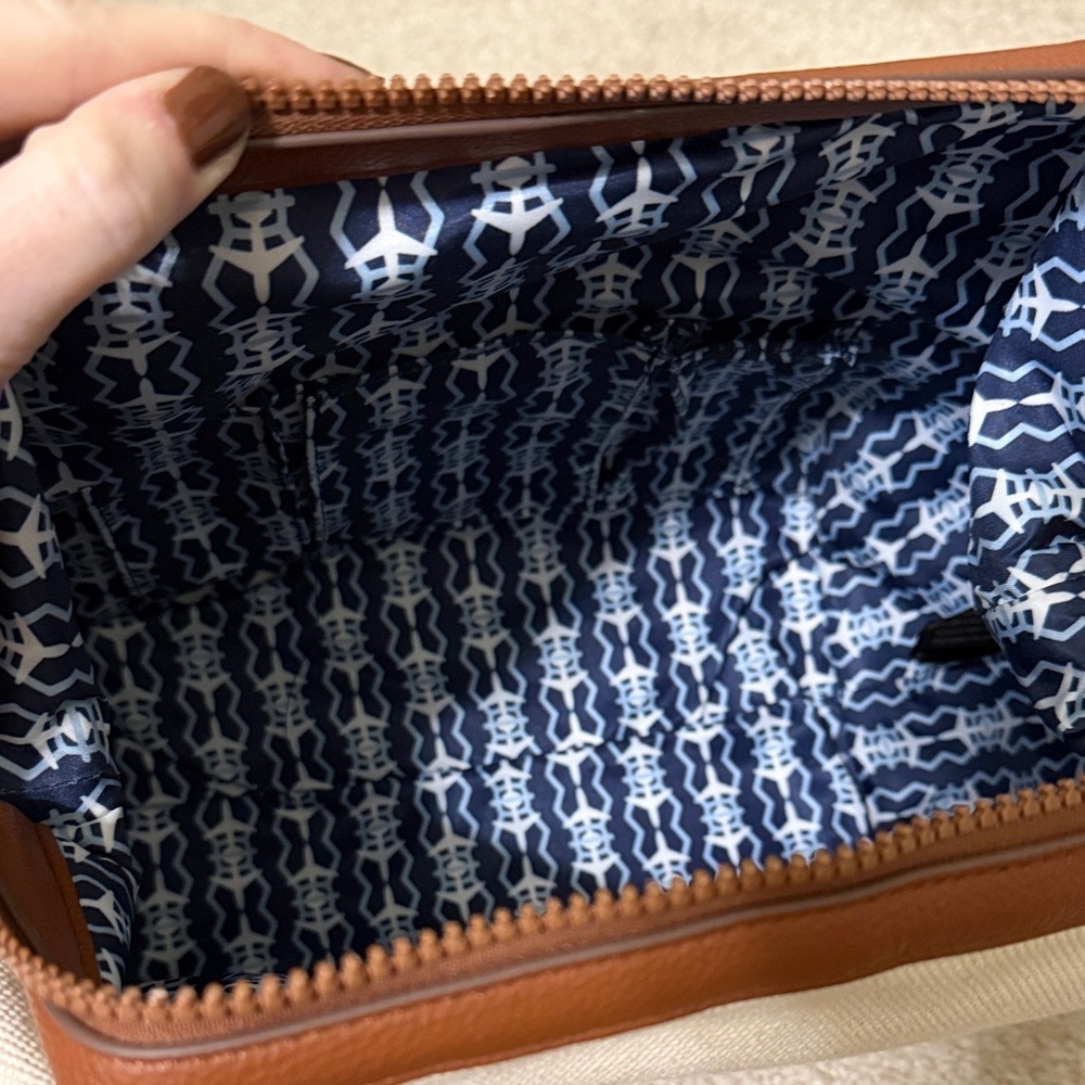 Southern Living Travel Bag - Picture 2 of 6